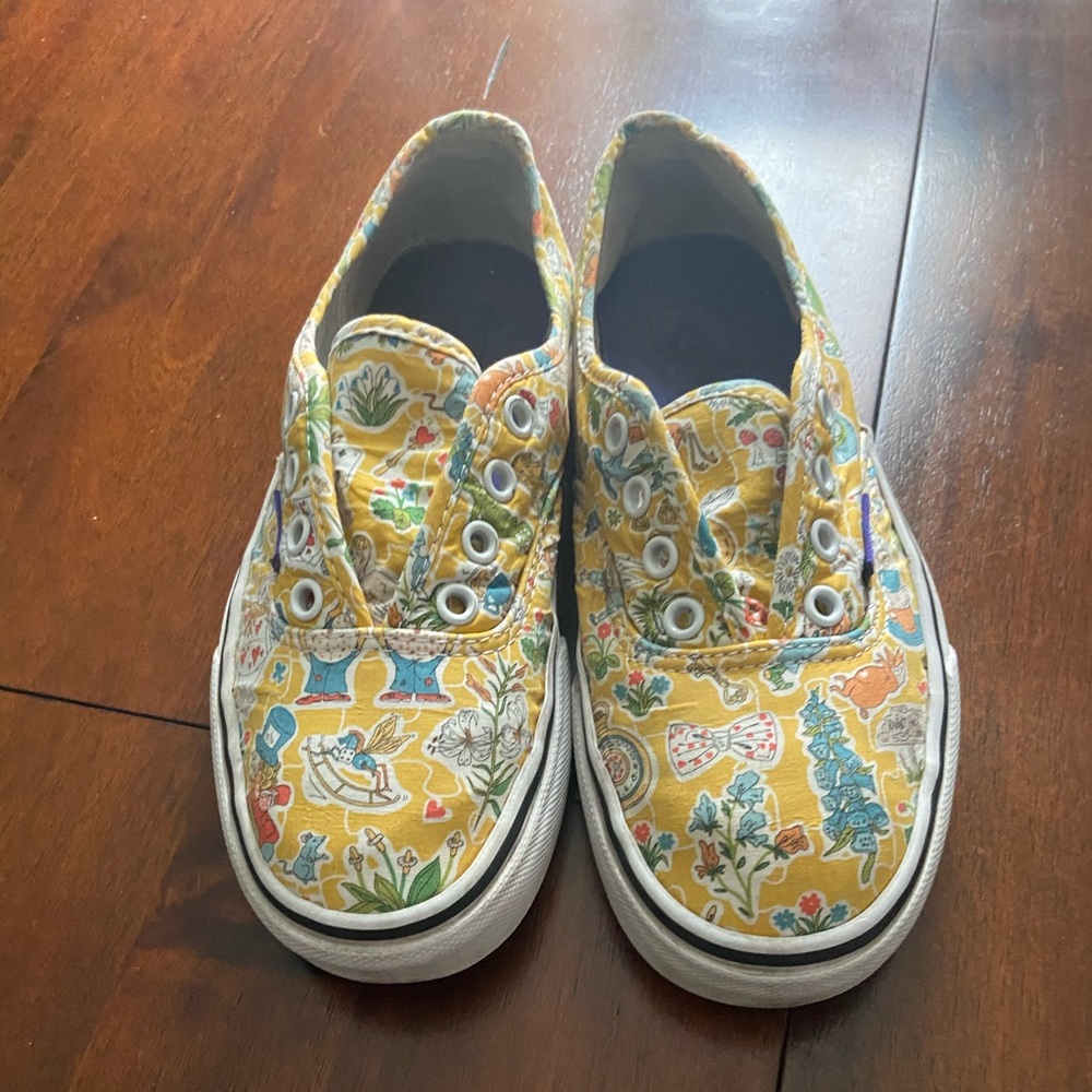 Unisex, Vans x Alice In Wonderland Men's 5 Woman’s 6.5